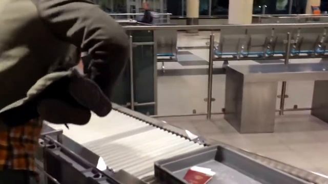 В Аэропорту Домодедово, начинаем путь в Эквадор. смотреть онлайн