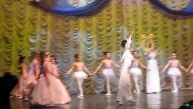 Группа "Солнышко". Танец "Полонез". смотреть онлайн