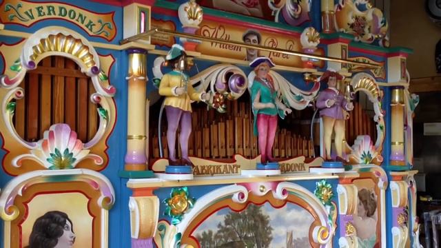 90 key Carl Frei system - Jan Verdonk street organ "de Willem Parel" plays 'Serenade Dantone' смотреть онлайн