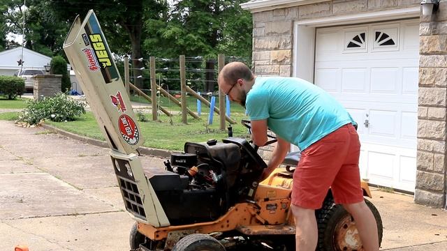 Mechanical to Electric Fuel Pump Conversion in Lawnmower смотреть онлайн