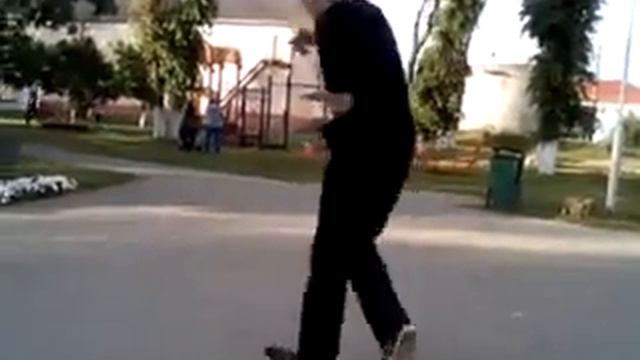 Друг танцует в парке 1 видео. смотреть онлайн