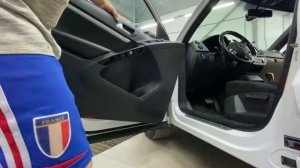 Как разобрать двери на Фольксваген Тигуан