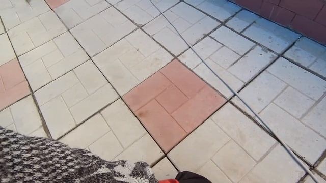 не забивайте швы цементным раствором на тротуарной плитке