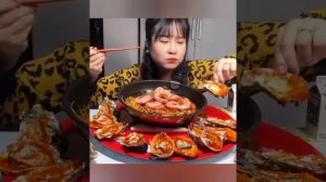 КИТАЙЦЫ ЕДЯТ НА КАМЕРУ / АСМР ЕДА!!!