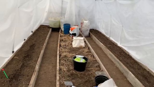 Работаю на даче. Сеем редис.Теплица. Март 10\12.2020 смотреть онлайн