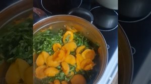 Необычное варенье из листьев ревеня