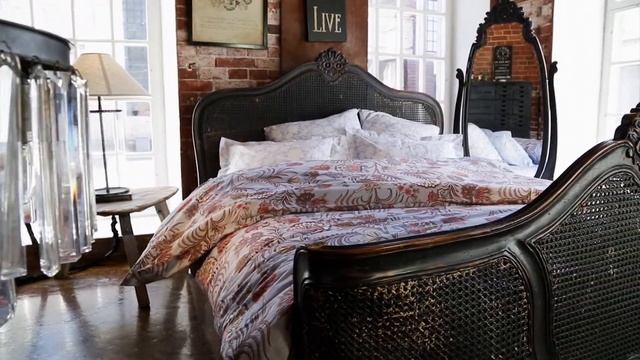 SATEEN TOUCH