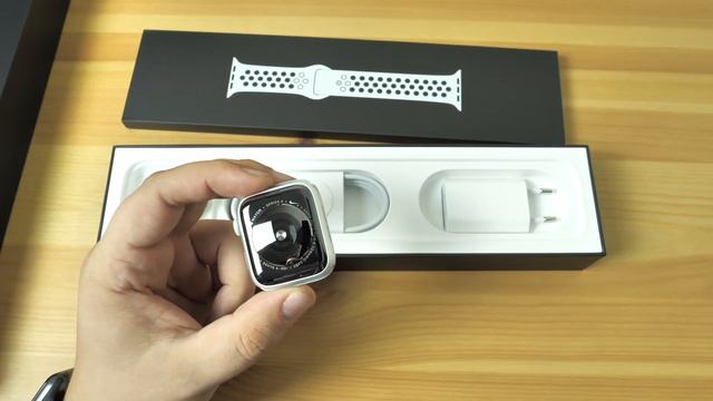 Распаковка Apple Watch 4 44mm Nike