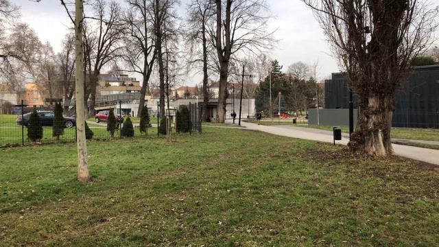 A relaxing walk in the historic old town of Košice-4K HDR Walking Tour смотреть онлайн