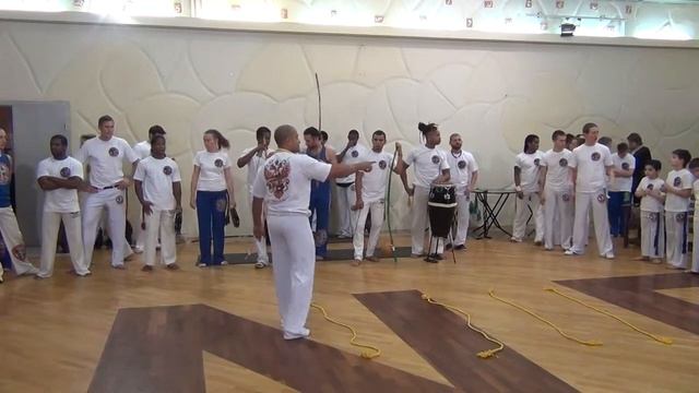 ACMB. Filhos. Amarelo cordas. Mestre Bamba. Batizado e troca de cordas 2014 смотреть онлайн