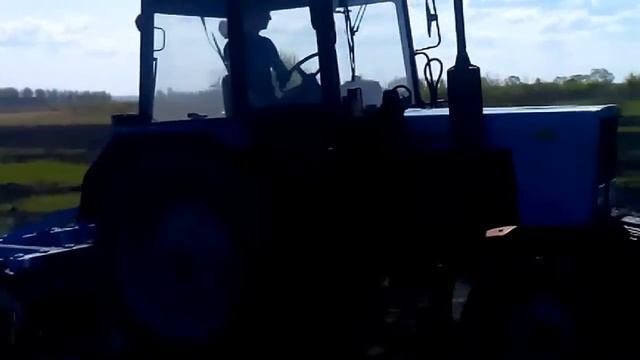 Вспашка земли трактором (боронование земли) vspashkazemli.ru смотреть онлайн