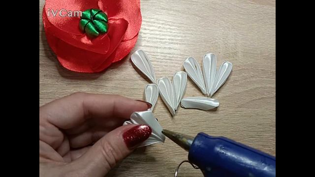 Ромашка з атласної стрічки. Chamomile from satin ribbon смотреть онлайн