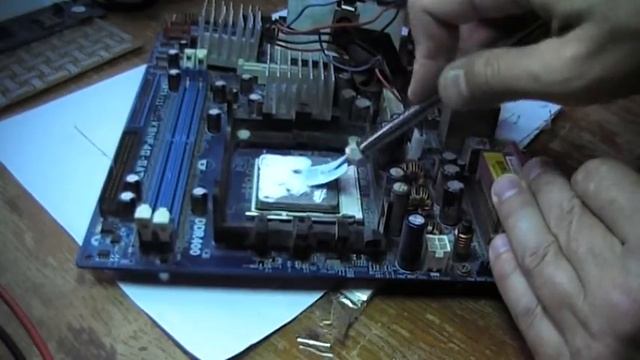 Теплопроводящая паста для процессора,как правильно поменять. смотреть онлайн