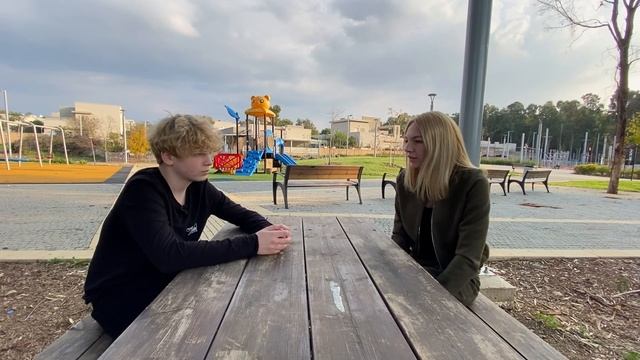 Первый день в школе Израиля. Мой сын (14 лет) делится впечатлениями. Интересно, местами неожиданно смотреть онлайн