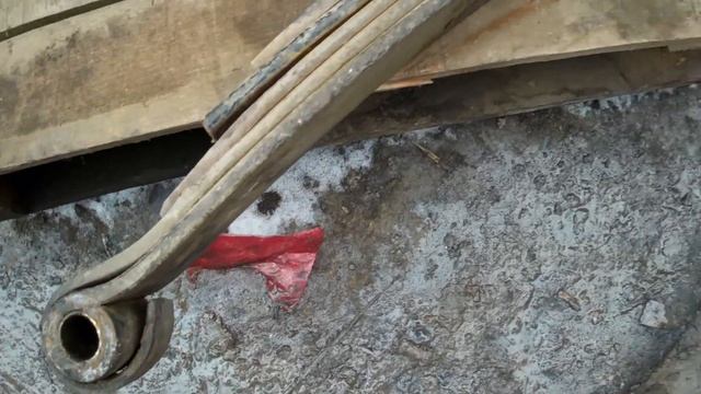 ТАТА 613 меняем передние рессоры. смотреть онлайн