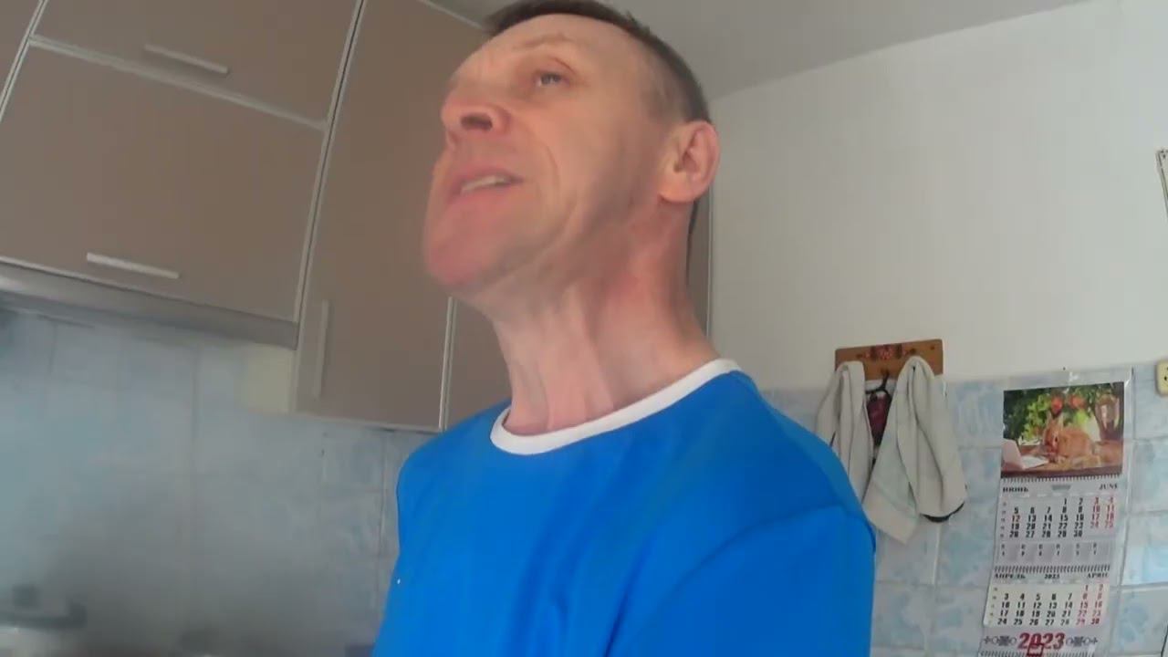 Отвариваю пельмени своим кривыми ручками Жизнь с ДЦП смотреть онлайн