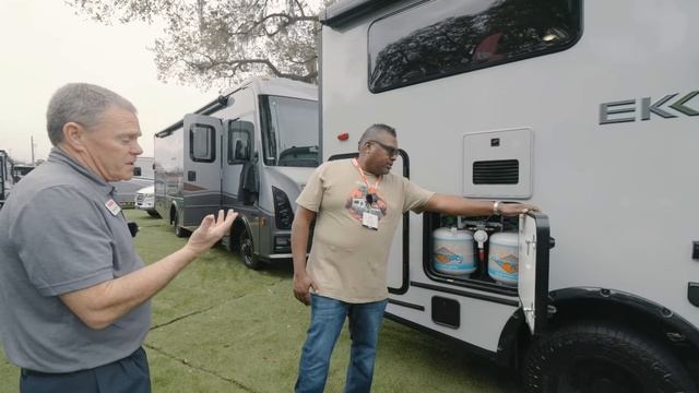 2025 Winnebago EKKO Sprinter Is It Better Than The Ford Transit Version смотреть онлайн