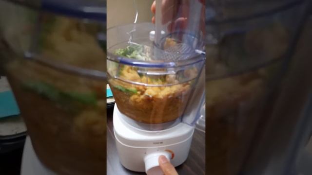 PHILIPS HR7320/01 700 WATTS 1st TRY USING COMPACT FOOD PROCESSOR смотреть онлайн