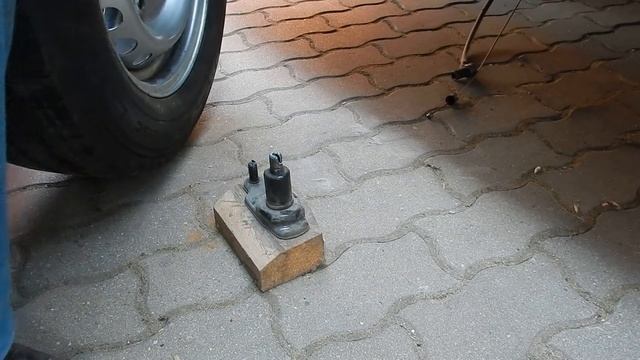 ?Снимаем запаску Форд Транзит 2018. ?Не становись спонсором ДНЯ ЖЕСТЯНЩИКА, меняй резину вовремя!