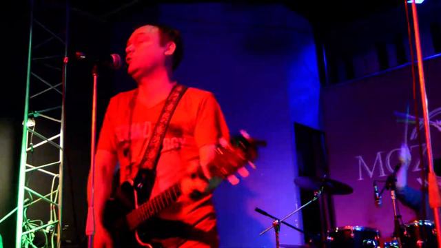 The DRUNKARDS - Пешком по шпалам (cover Пилот) @ MozArt, Иваново, 17.01.15 смотреть онлайн