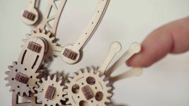 UGEARS Mechanical Town Collection смотреть онлайн
