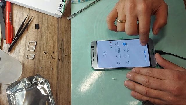 Замена дисплейного модуля на Samsung Galaxy J7 (SM-J730\FM) смотреть онлайн