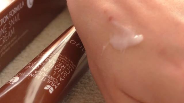 И снова УЛИТКИ, один из самых популярных улиточных кремов - Mizon All in One Snail Repair Cream смотреть онлайн