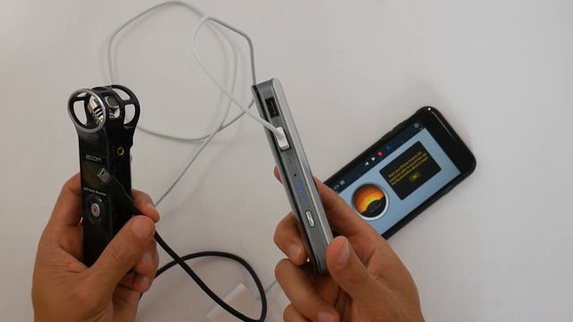 Zoom H1 Microphone to iPhone using the Lightning to USB 3 Camera Adapter смотреть онлайн