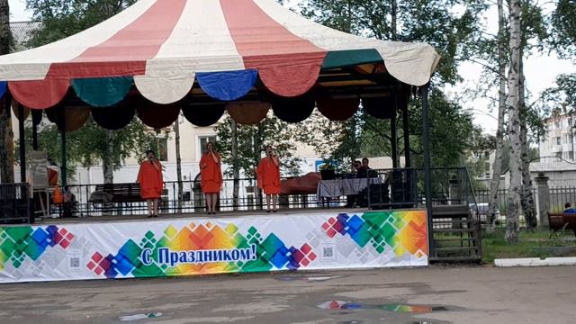 Всё поёт прибой