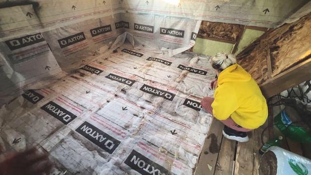 СГНИЛ ПОЛ ЗА ЗИМУ! КАРАУЛ смотреть онлайн