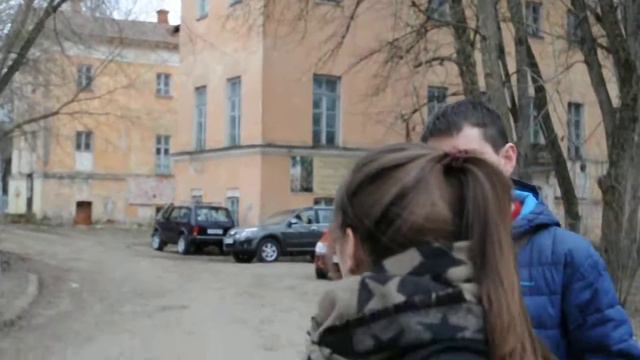 Дом генерал-губернатора Калуги. Отрывок из пешеходной экскурсии по Калуге 6.04.2019 г. смотреть онлайн