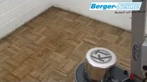 Удаление загрязнения на паркете.flv