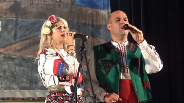 ЯСЕН МЕСЕЦ ВЕЧ ИЗГРЯВА - изпълняват ИРЕНА СТАНКОВА И и ЛАЗАР НАЛБАНТОВ с орк. "ЖАРАВА". смотреть онлайн
