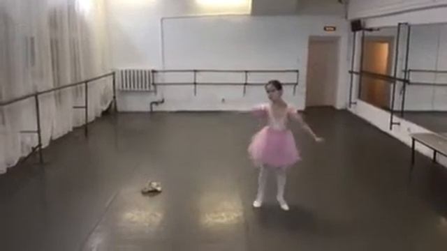 Ева Введенская ,7 лет,СПб "хочу стать балериной " смотреть онлайн