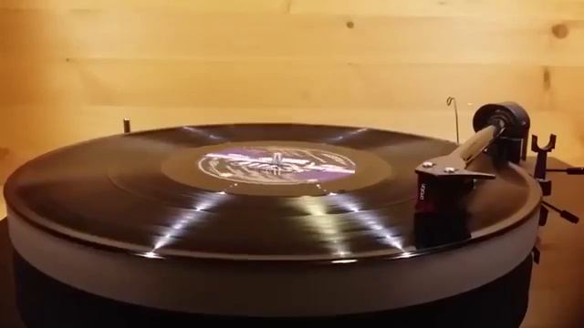Livin' Blues (Review) LP-Side A