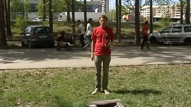 Провалиться сквозь землю каждый день рискуют жители... смотреть онлайн