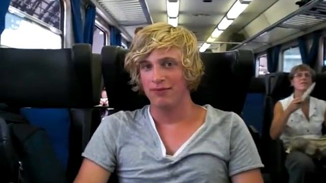 Emoboy thinking it's lame смотреть онлайн