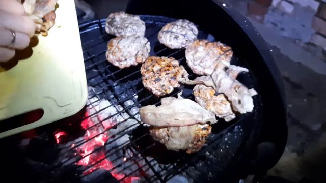 Пюре из печенного картофеля в с котлетой барбекю. Вкус из детства смотреть онлайн