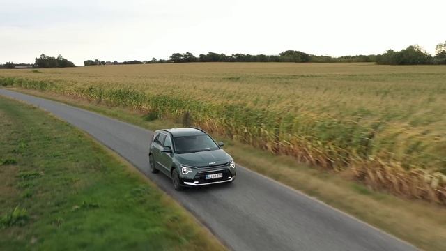 KIA NIRO PHEV IMPONERER OG IRRITERER смотреть онлайн