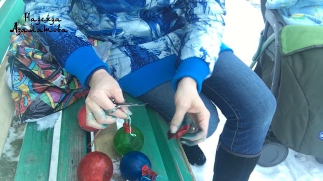 Наряжали елку на улице ледяными шарами Надежда Азаматова смотреть онлайн