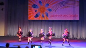 Детский черлидинг