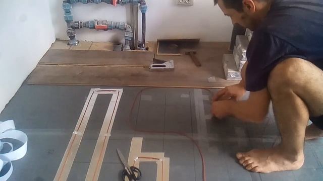 Как выложить углеродный тёплый пол под ламинат смотреть онлайн