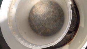 Подготовка овечьей шерсти к прядению.