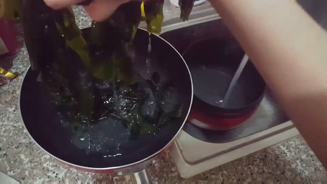 How To Make Cold Cucumber And Seaweed Soup(Miyeok Oi Naengguk)