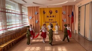 Танец «Встанем» 9 мая, старшая группа.