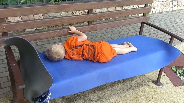 Саша спит днем. Сон ребенка дошкольника. смотреть онлайн