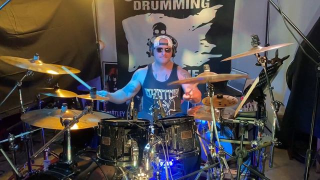Led Zeppelin - Ramble On - Drum Cover смотреть онлайн