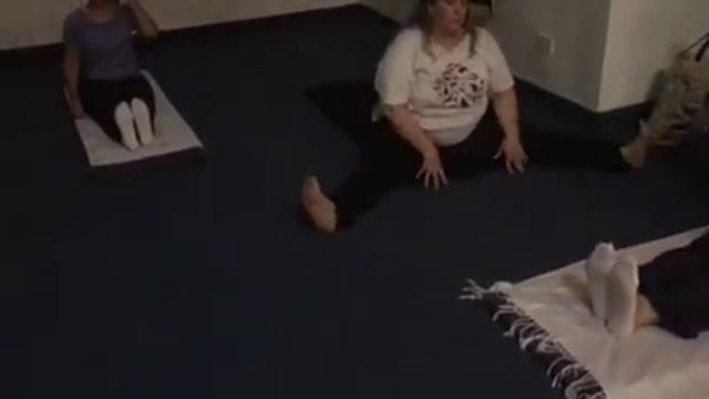 JANUSHIRSHANA - POSTURA DE CABEZA CONTRA RODILLA de Prof. David Lifar смотреть онлайн