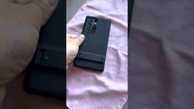 Чехол для Samsung Galaxy S23Ultra черный с подставкой.