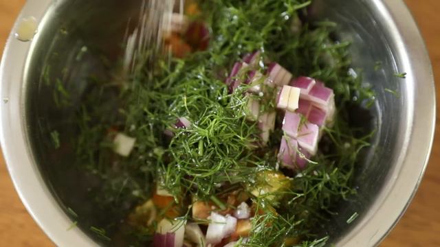 Coho Salmon, Roasted Garlic & Basil Mash, Cherry Tomato Salad смотреть онлайн